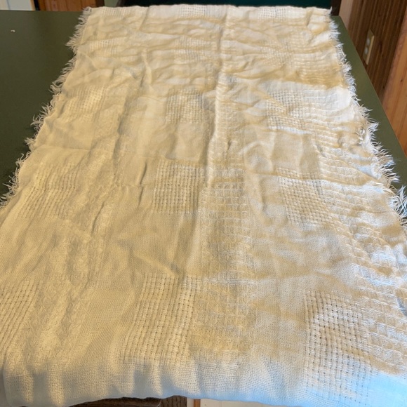 Scarf white , lrg - Picture 1 of 7